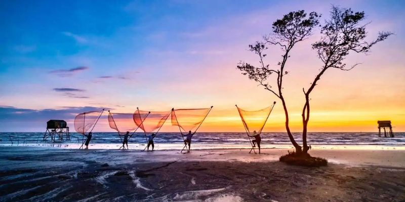 Beach near Saigon Tan Thanh with 2 water colors